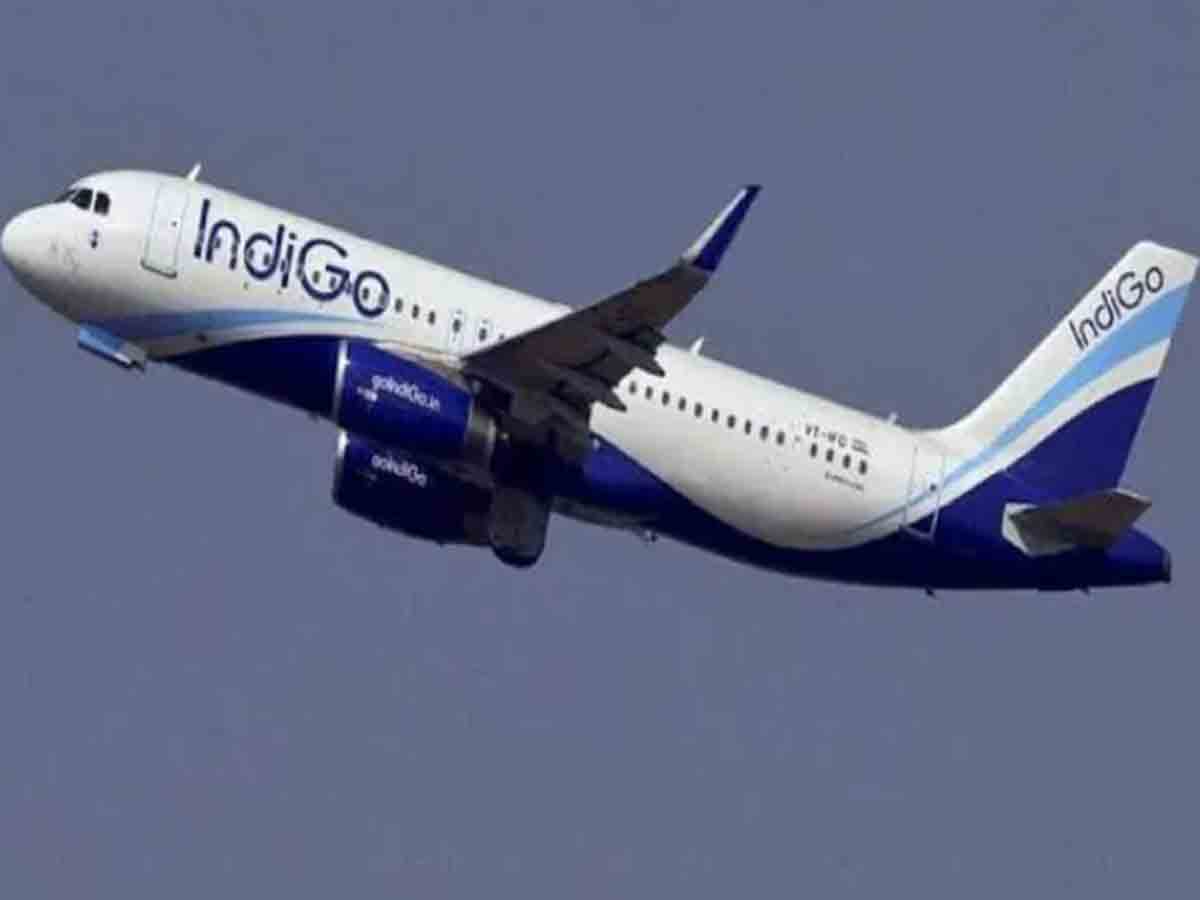 విమానం గాల్లో ఉండగా… ప్రయాణికుడి మొబైల్‌ ఫోన్‌కు మంటలు