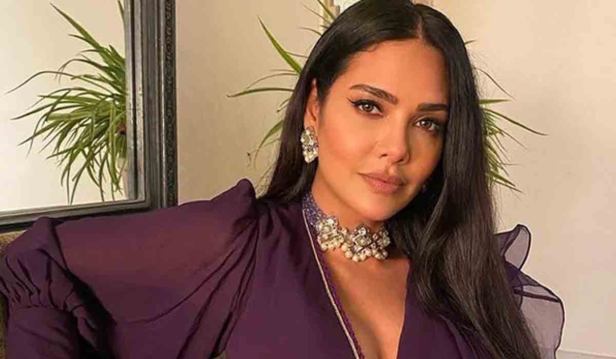 Esha Gupta: బాలీవుడ్ న‌టి ఇషా గుప్తాకు క‌రోనా