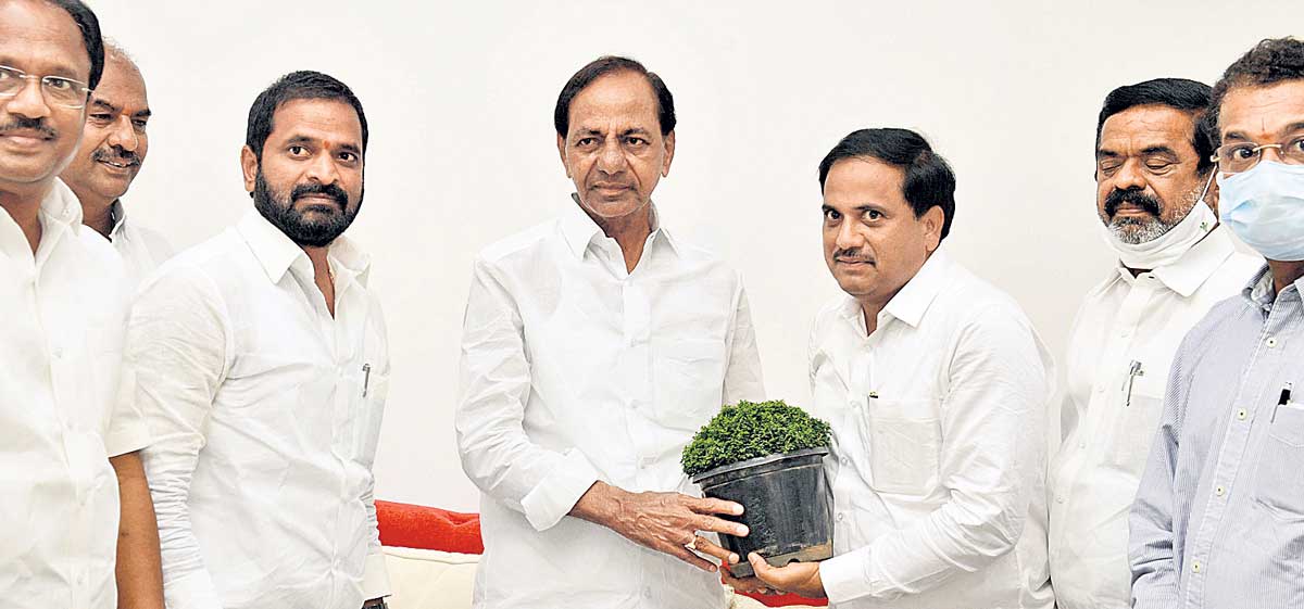 కేసీఆర్‌కు పార్టీ జిల్లా అధ్యక్షుల కృతజ్ఞతలు