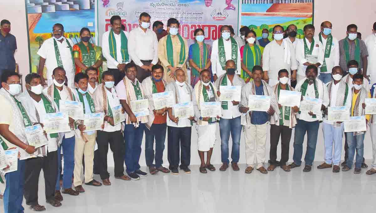 పథకాలతో రైతన్నకు భరోసా