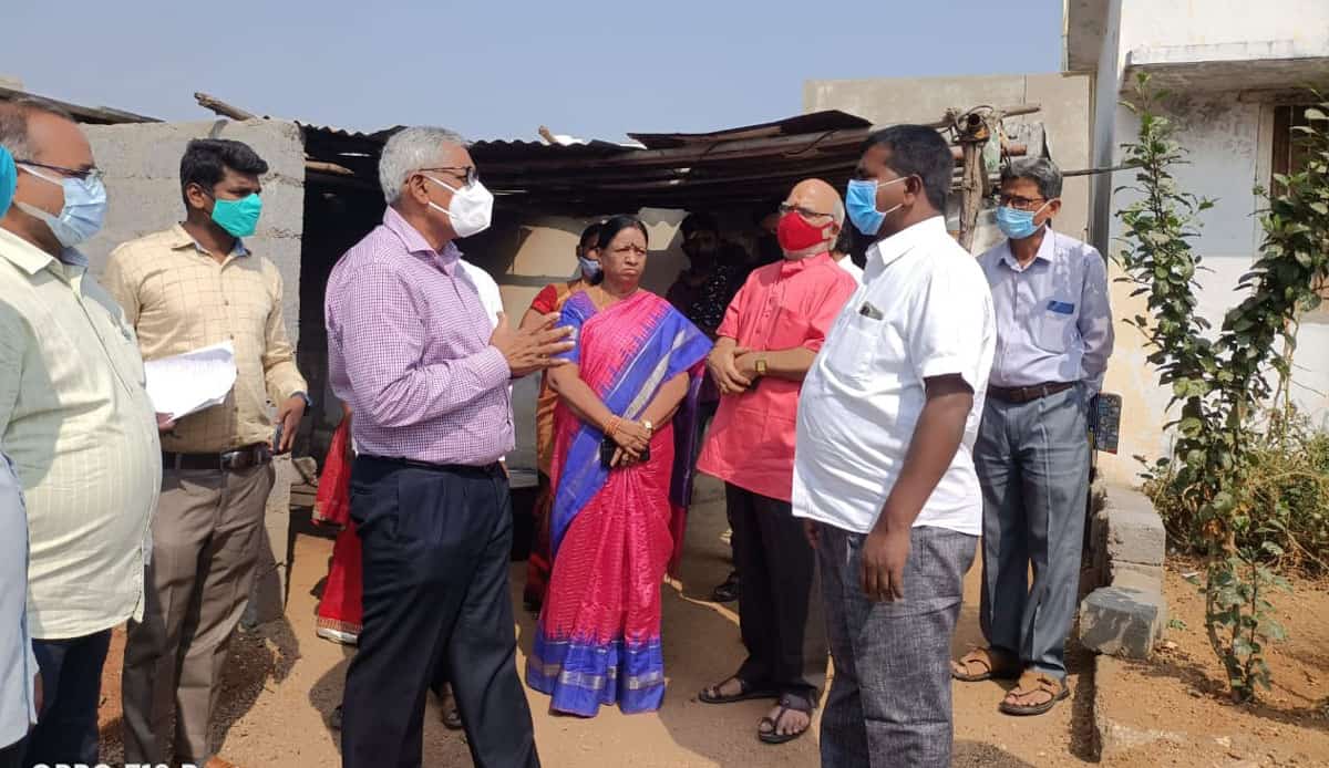 పారదర్శకంగా సరుకులు పంపిణీ చేయాలి