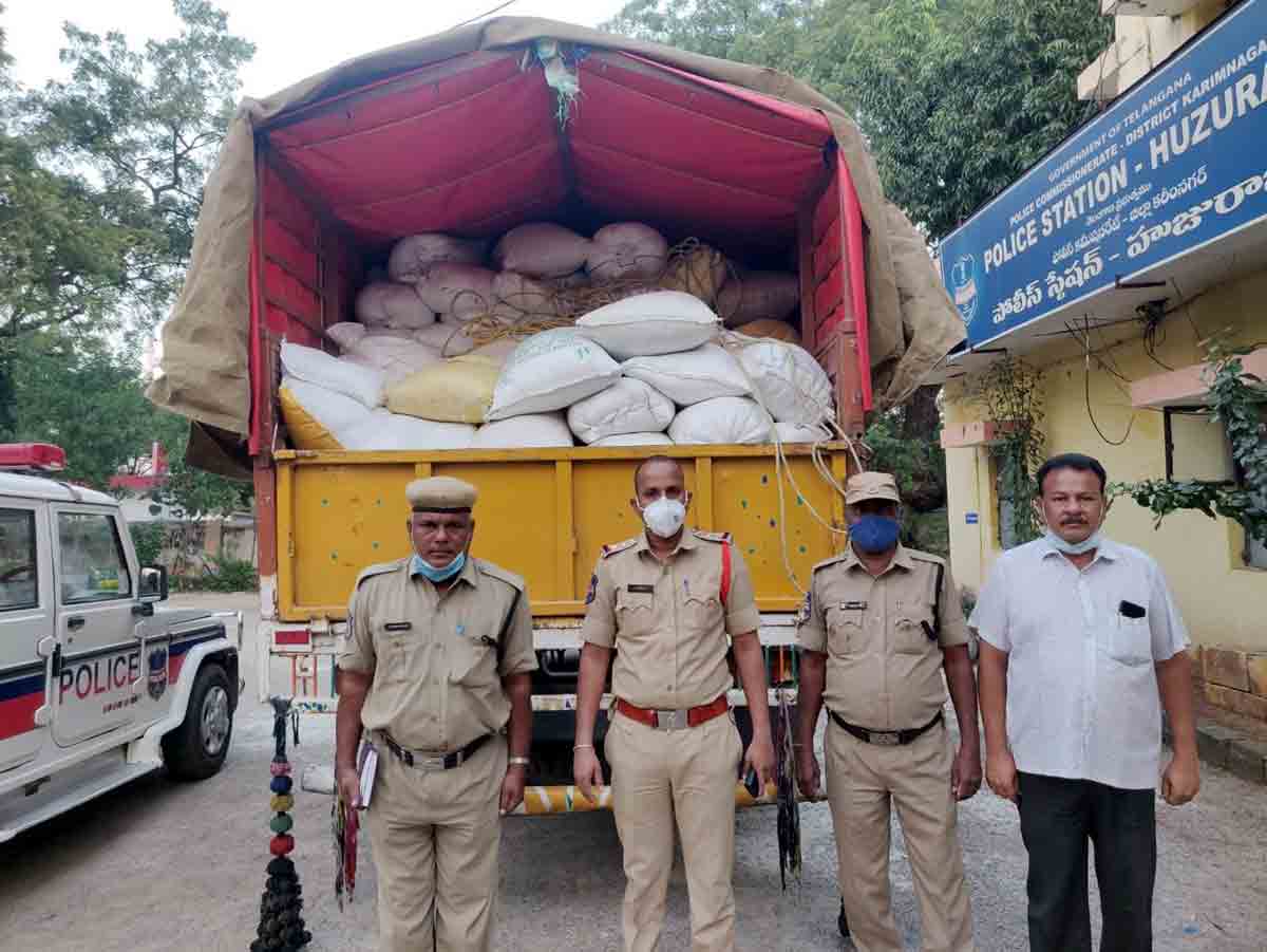 134 క్వింటాళ్ల రేషన్‌ బియ్యం పట్టివేత