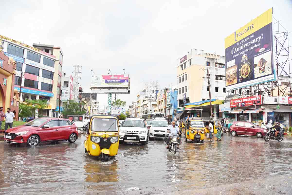 ఓవైపు చలి మరోవైపు వాన