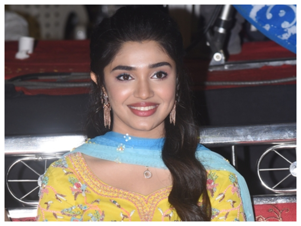 Krithi Shetty | బంగార్రాజు మూవీ మ్యూజికల్ నైట్ ఈవెంట్‌లో కృతి శెట్టి..