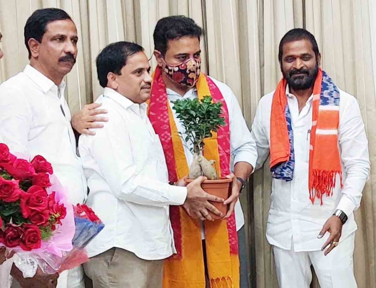 మంత్రి కేటీఆర్‌కు శుభాకాంక్షల వెల్లువ