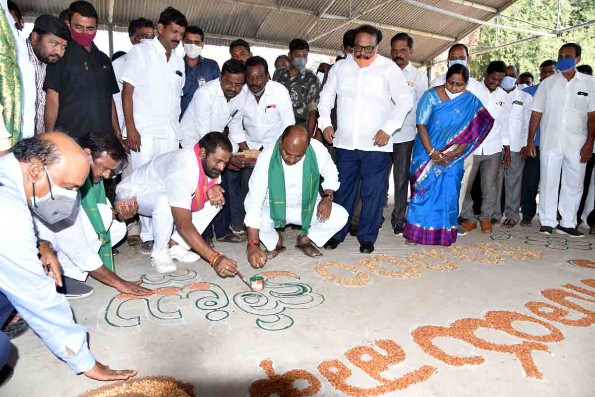 కంటికి రెప్పలా కాపాడుతున్న సర్కార్‌