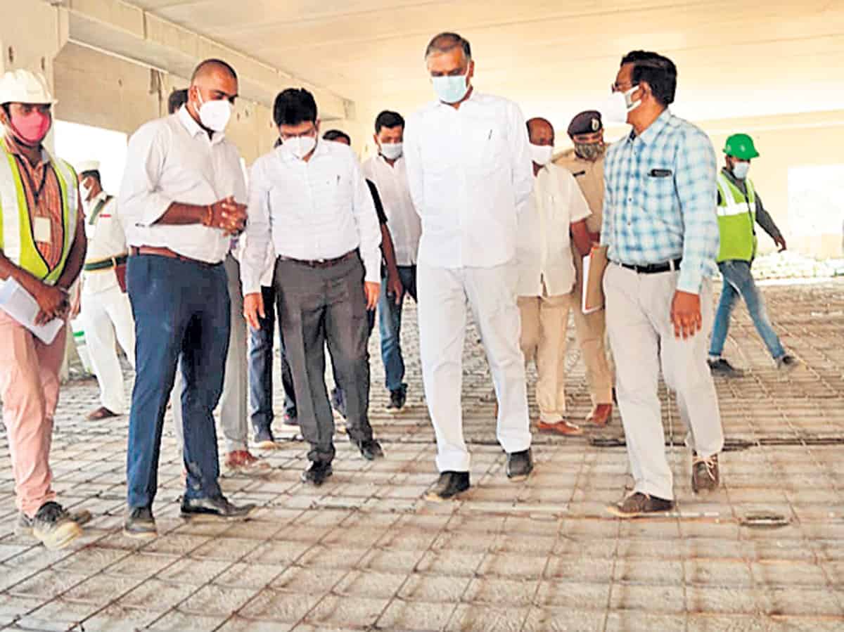 మెడికల్‌ కాలేజీలో మెరుగైన సేవలందించాలి