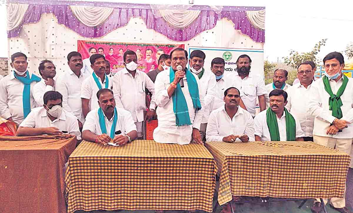 సంక్షేమ పథకాలు అమలు చేస్తే విమర్శలా..