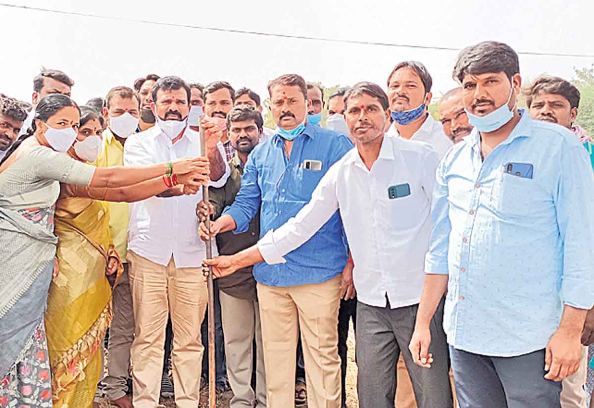 ఇంటింటికీ మిషన్‌ భగీరథ తాగునీరు