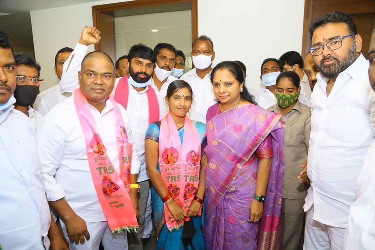 బండికి సొంత పార్టీ నేతల షాక్‌