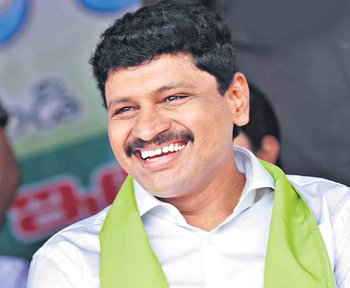 ఒక్క మొక్కైనా నాటుదాం: ఎంపీ సంతోష్‌