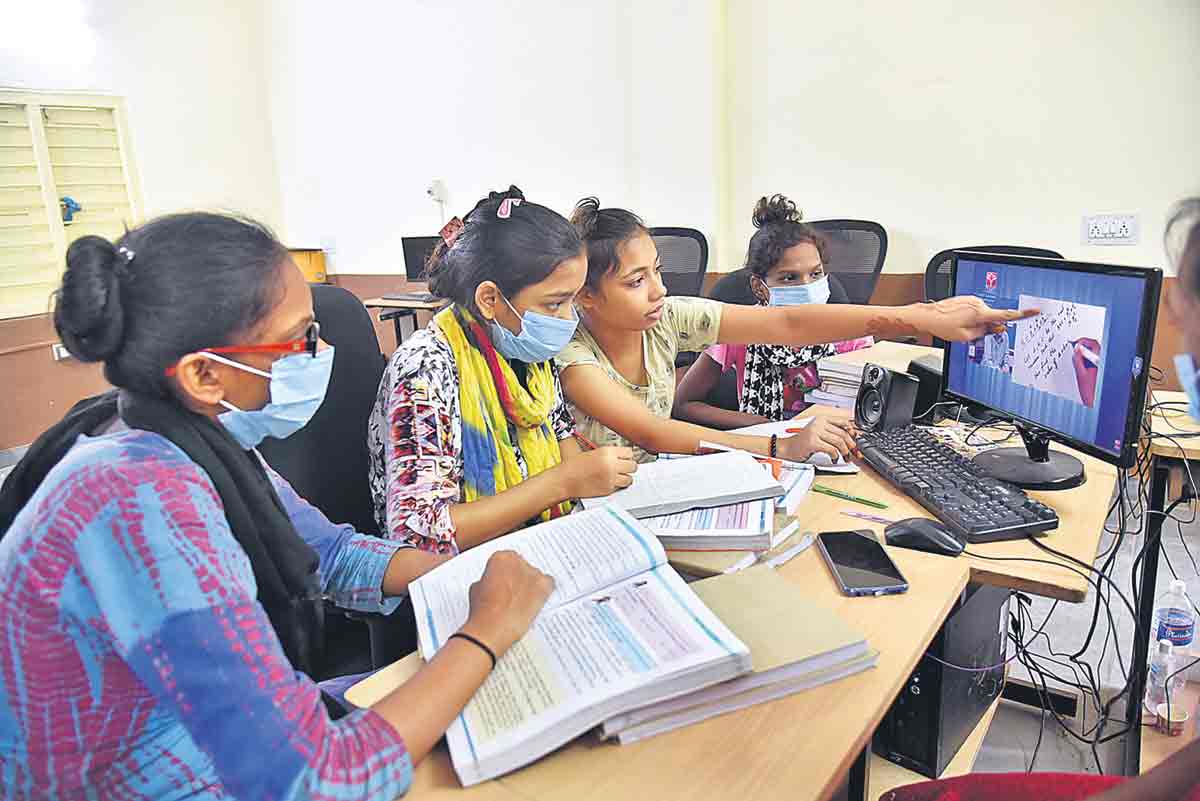 8,9,10 తరగతులకు రేపట్నుంచి ఆన్‌లైన్‌ క్లాసులు