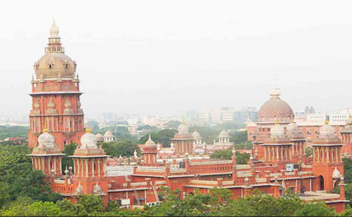 దేవుడికి సమన్లు!