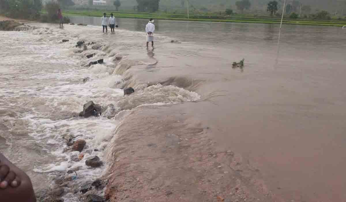 నల్లగొండ జిల్లాలో భారీ వర్షం