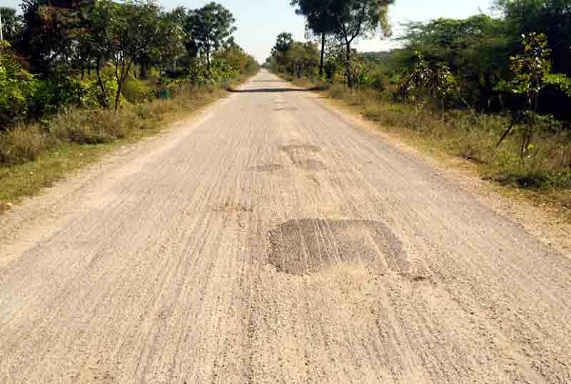 గ్రామీణ రోడ్లకు మహర్దశ