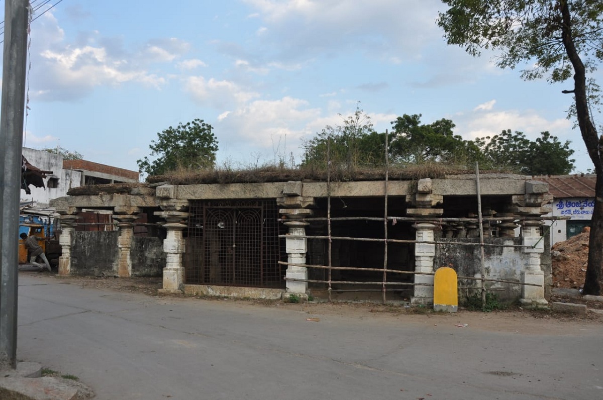 700ఏండ్ల నాటి ఆలయం.. చెక్కు చెదరని కళాఖండాలు