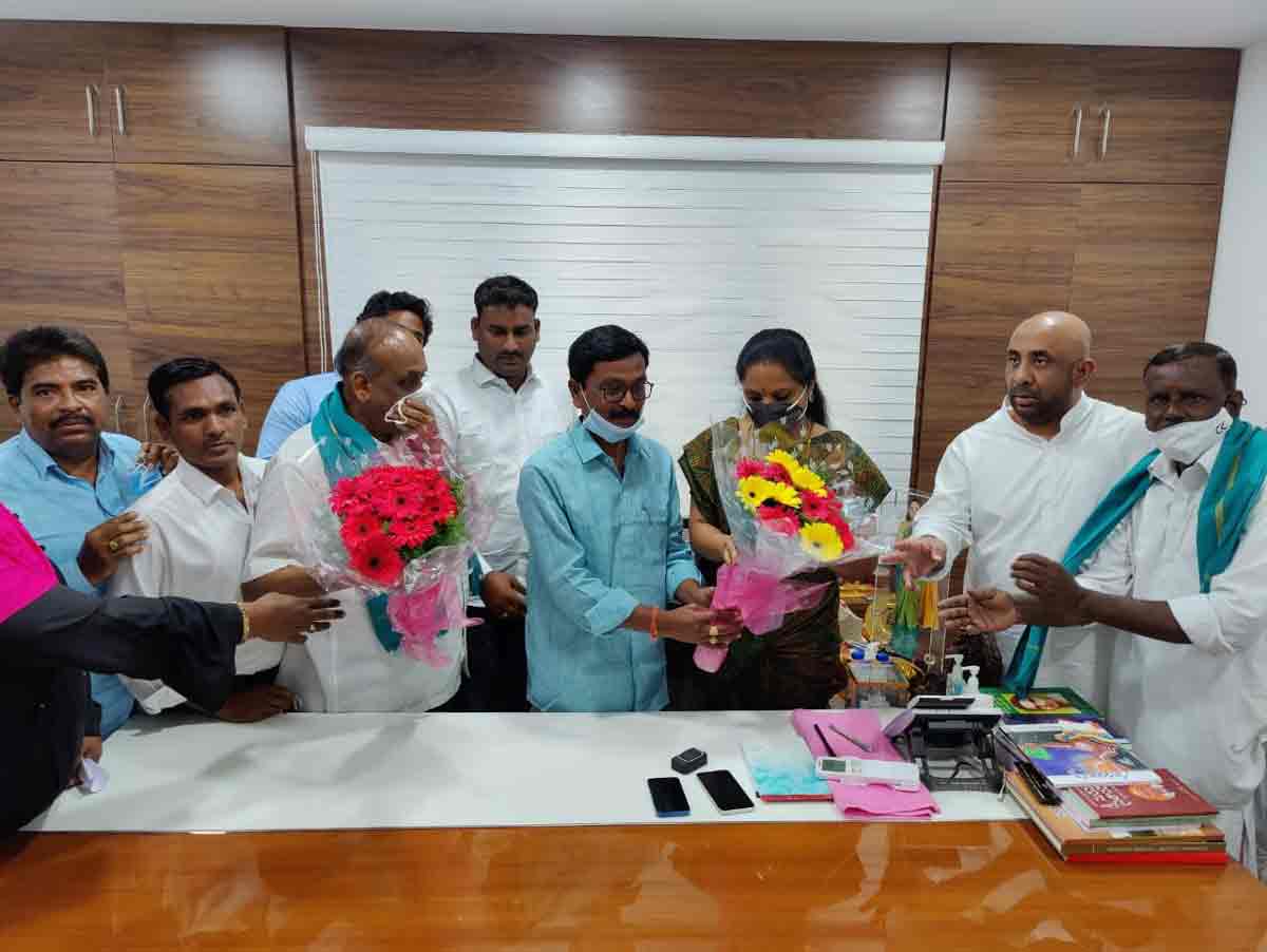 ఎమ్మెల్సీ కవితను కలిసిన బోధన్‌ ఏఎంసీ పాలకవర్గం