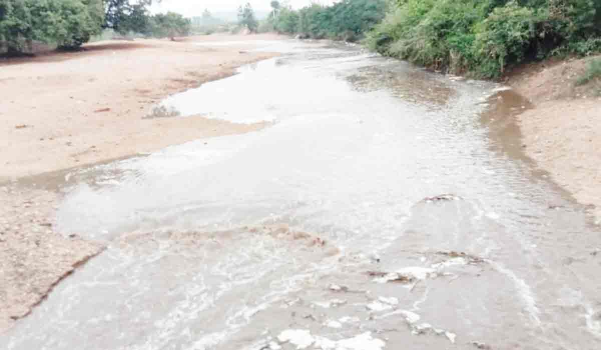 చల్లగాలులు.. చిరుజల్లులు