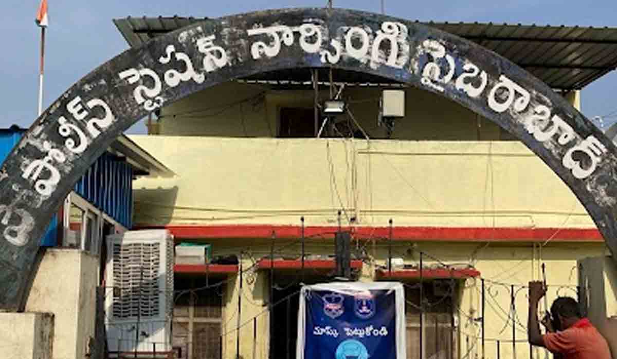 Narsingi Police Station: నార్సింగి పోలీస్ స్టేష‌న్‌లో క‌రోనా క‌ల‌క‌లం.. 20 మంది పోలీసుల‌కు పాజిటివ్‌