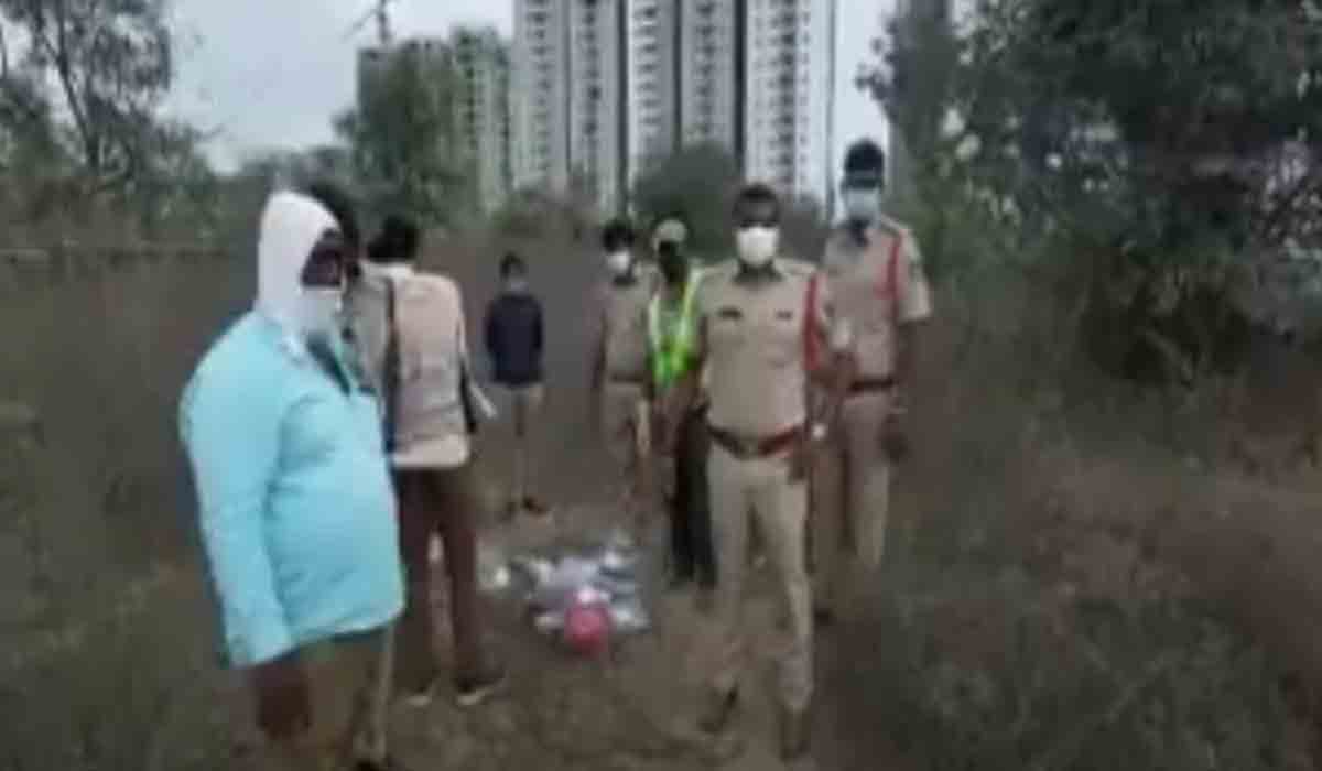 కోకాపేటలో దారుణం.. నగ్నంగా మహిళ మృతదేహం