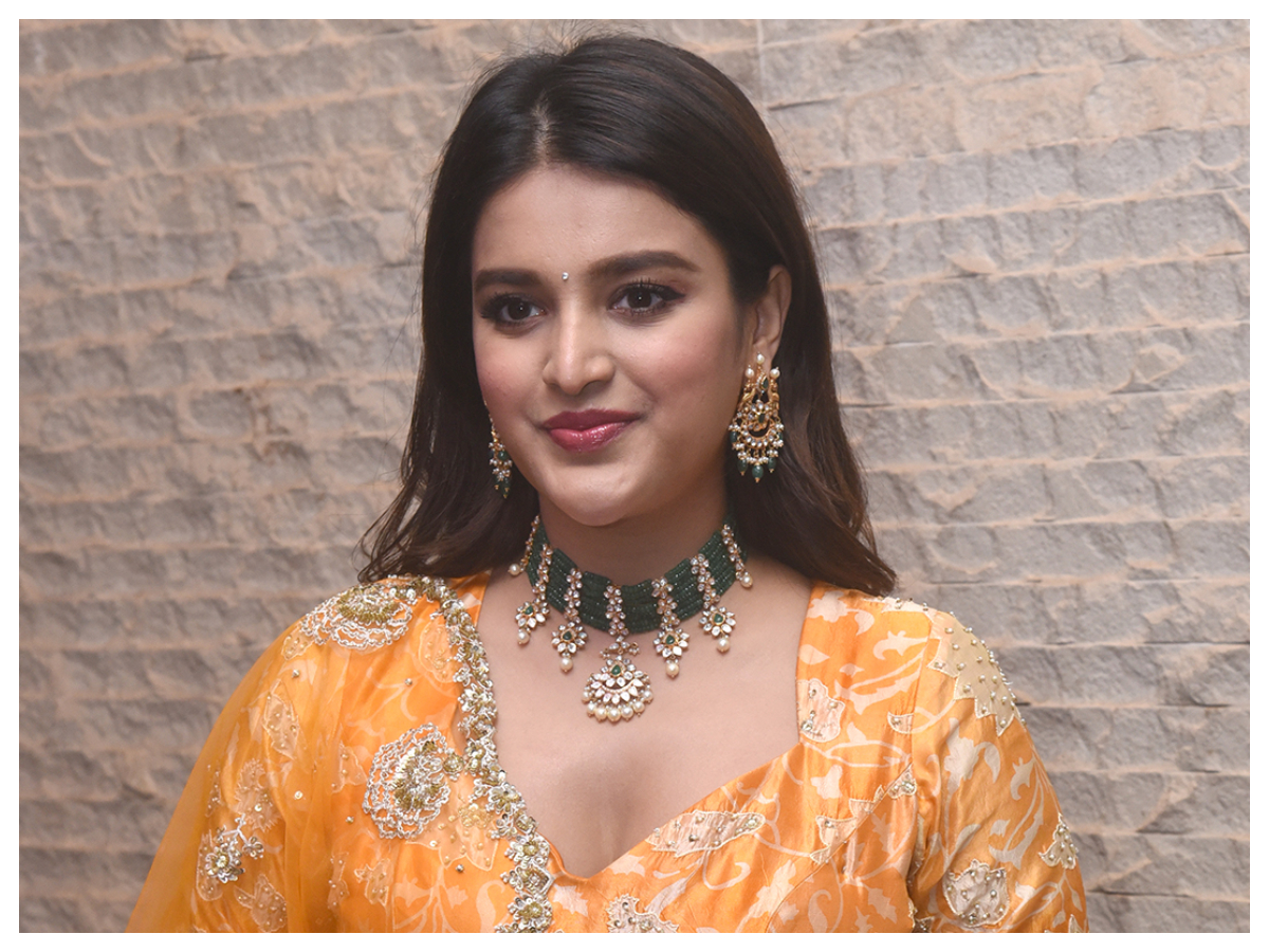Nidhhi Agerwal | అందంతో అందరి చూపు తనవైపు తిప్పుకున్న నిధి అగర్వాల్