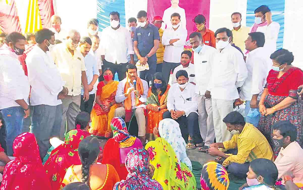 తండాల సమగ్రాభివృద్ధికి కృషి