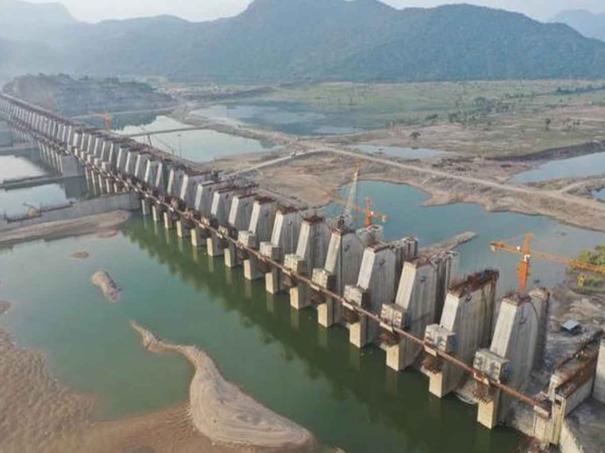 పోలవరం ప్రాజెక్టుకు కేంద్రం రూ.320 కోట్ల నిధులు విడుదల