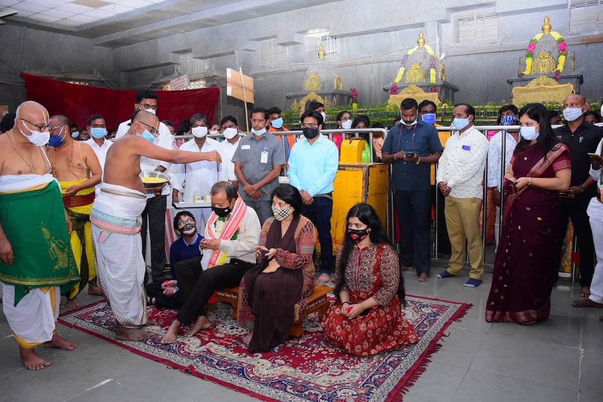 యాదాద్రి ఆలయం అద్భుతం