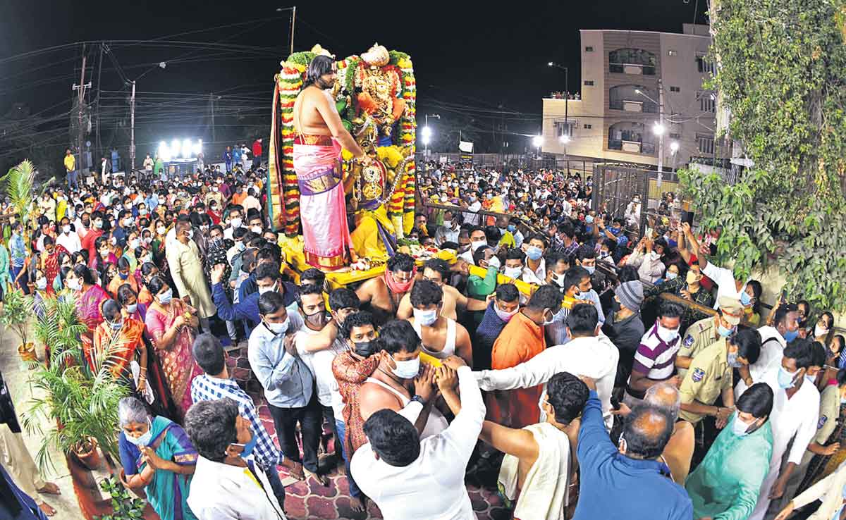 ఆలయాలకు ముక్కోటి శోభ