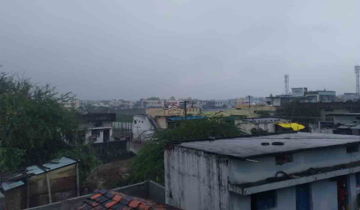 ఉమ్మ‌డి ఆదిలాబాద్ జిల్లాలో భారీ వ‌ర్షం