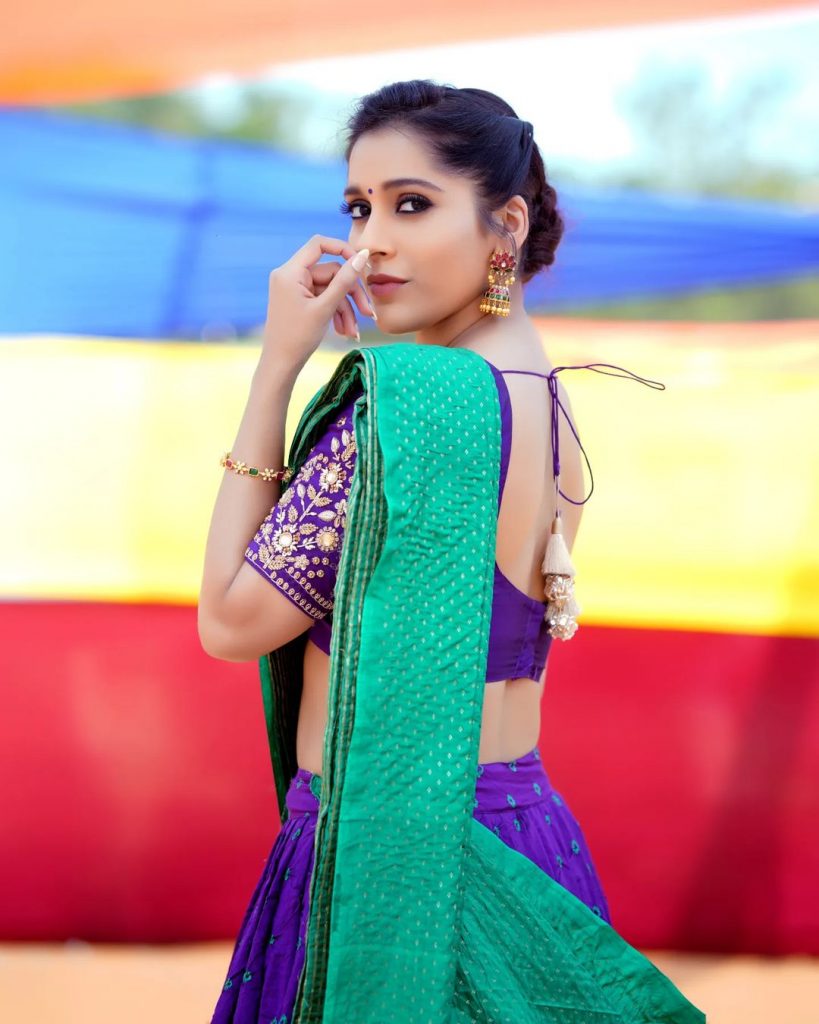 Rashmi Gautam | Rashmi Gautam Soygam in a skirt .. | Reading Sexy