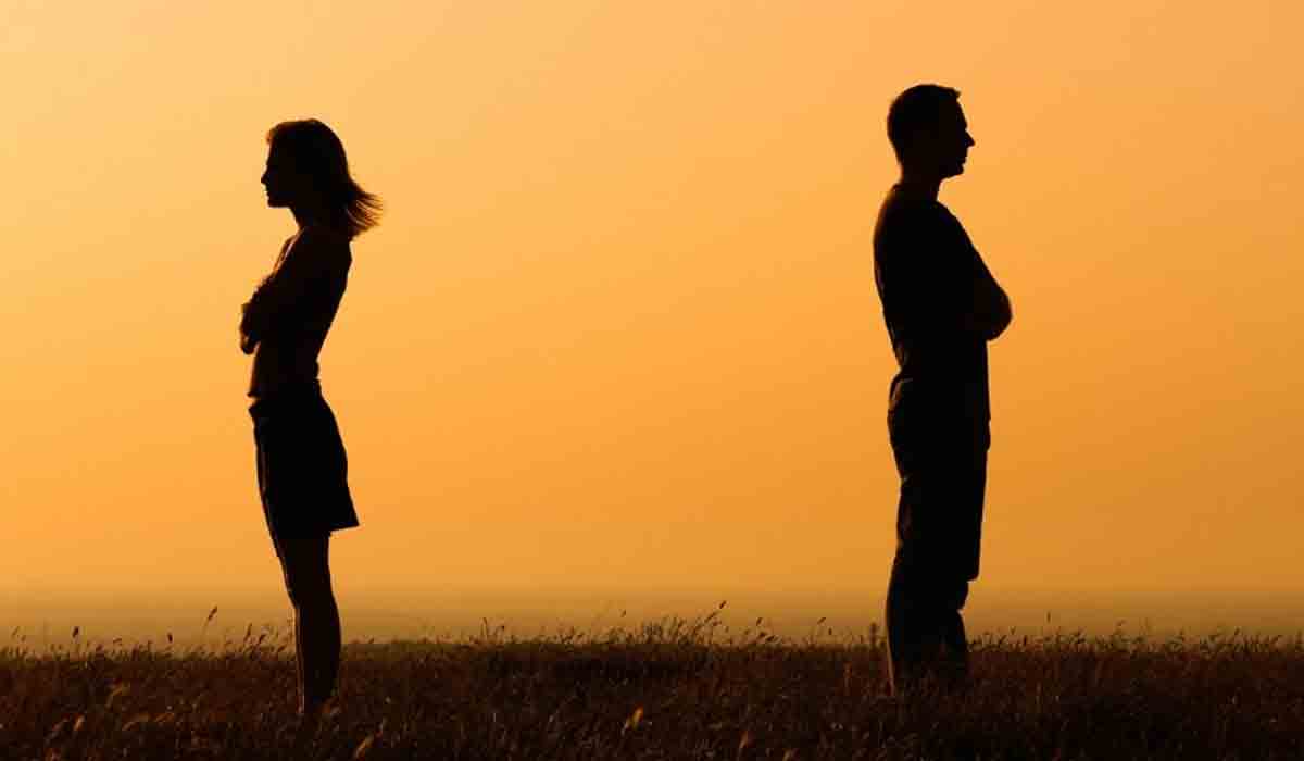 మీ జీవిత‌భాగ‌స్వామి మిమ్మ‌ల్ని నిర్ల‌క్ష్యం చేస్తున్నారా.. త‌స్మాత్ జాగ్ర‌త్త‌..!