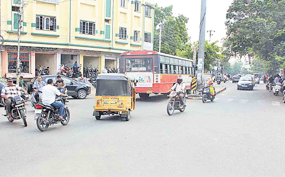 ప్రమాదకరంగా మూలమలుపులు