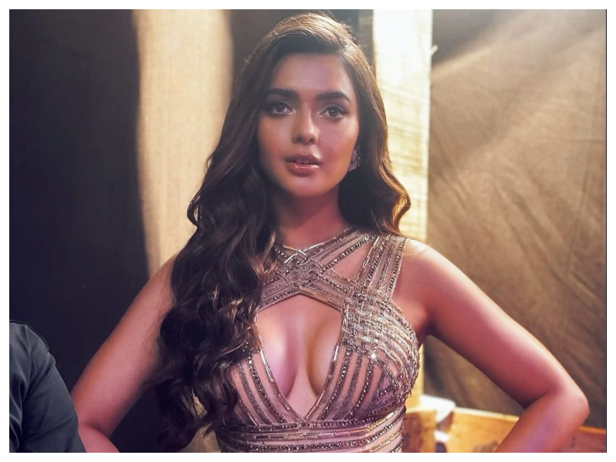 Ruhii Siingh | గ్లామర్‌తో సోషల్ మీడియాను షేక్ చేస్తున్న రూహి సింగ్..