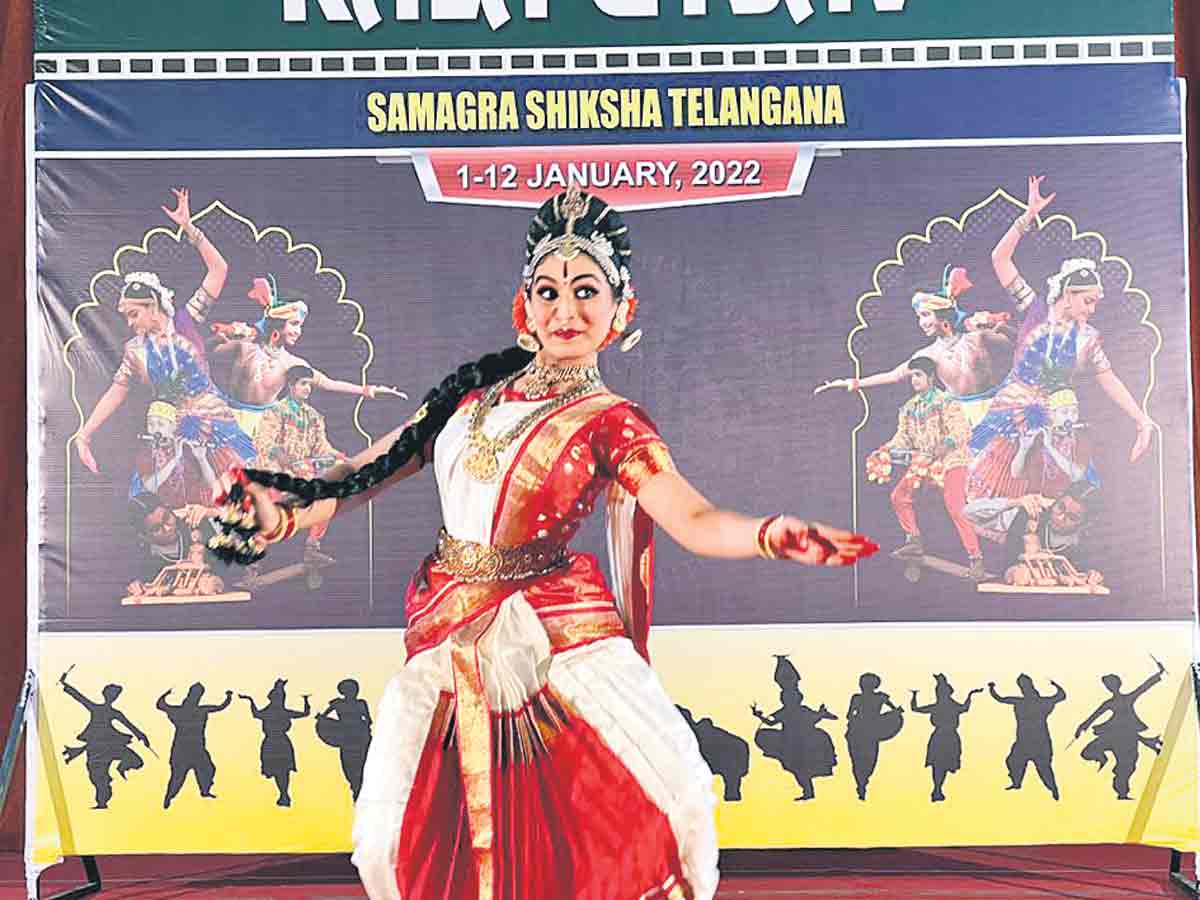 జాతీయ కళా ఉత్సవాల్లో తెలంగాణ విద్యార్థిని సత్తా