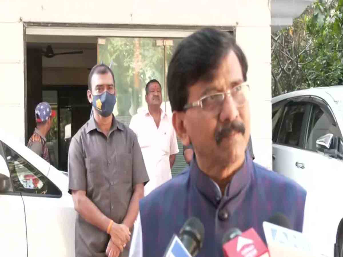 యూపీలో మా అభ్య‌ర్థుల‌ను బీజేపీ బెదిరిస్తోంది… మ‌మ్మ‌ల్ని చూసి భ‌య‌ప‌డుతోంది: సంజయ్ రౌత్