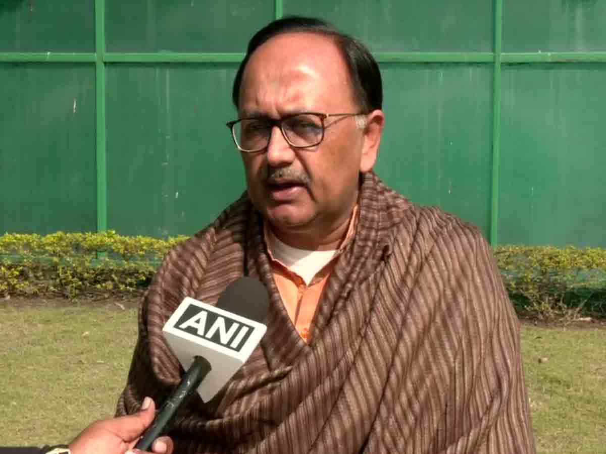 వ్యక్తిగత ప్రయోజనాల కోసమే బీజేపీని వీడుతున్నారు: యూపీ మంత్రి సిద్ధార్థ్ నాథ్‌