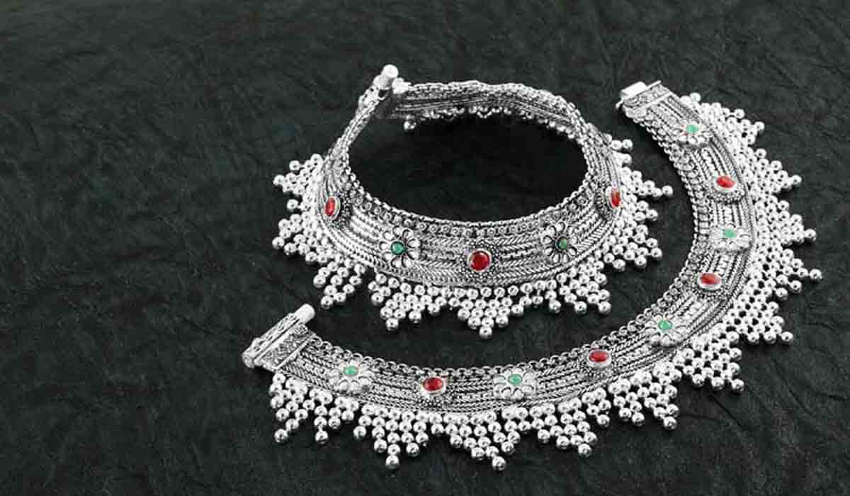 హైద‌రాబాద్‌లో భారీగా త‌గ్గిన వెండి ధ‌ర.. కిలోకు ఎంత త‌గ్గిందంటే..!