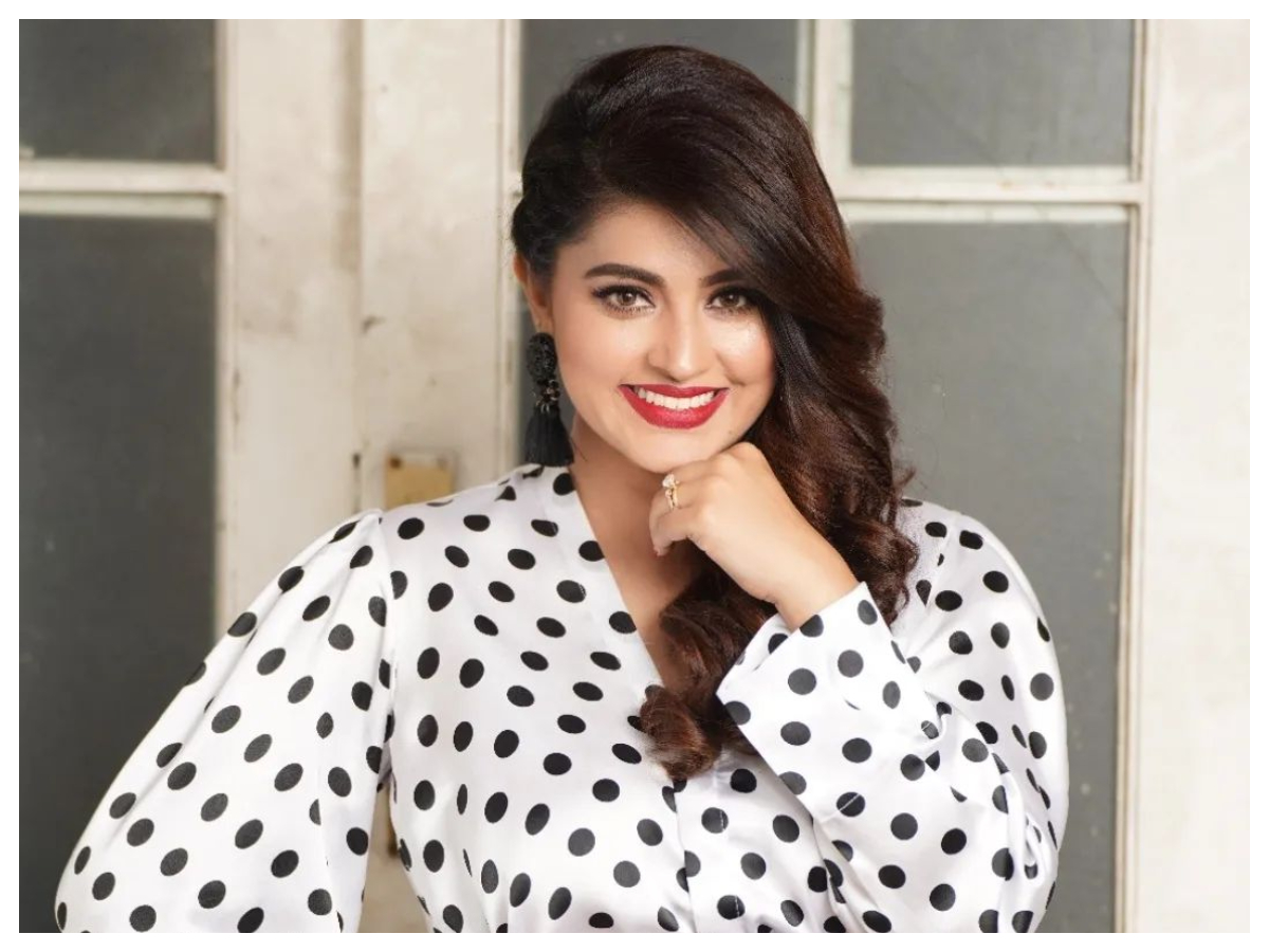 Sneha | చిరునవ్వుతో ఆకట్టుకుంటున్న స్నేహ..