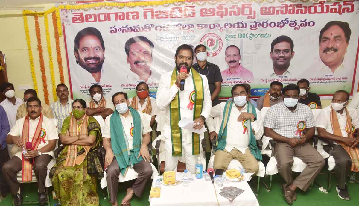 మన ఉద్యోగులకే మెరుగైన వేతనాలు