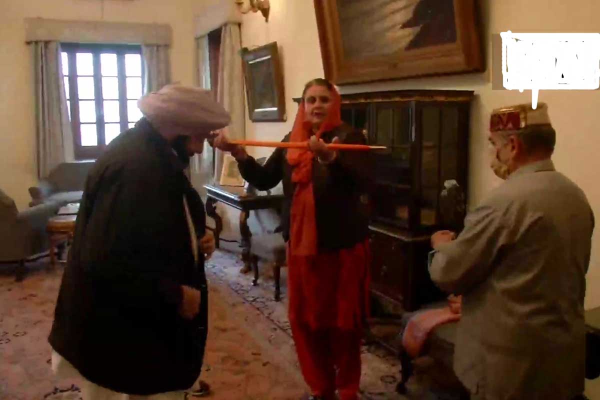 గురుగోవింద్ సాహిబ్ ఖ‌డ్గం నుంచి అశీర్వాదాలు పొందిన అమ‌రీంద‌ర్‌సింగ్