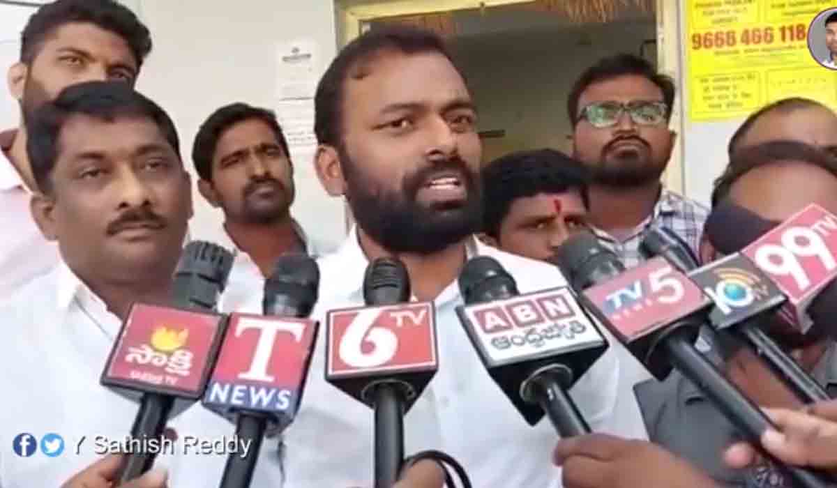 త‌ప్పుడు ప్ర‌చారం చేస్తే వ‌దిలిపెట్టం : టీఆర్ఎస్ సోష‌ల్ మీడియా