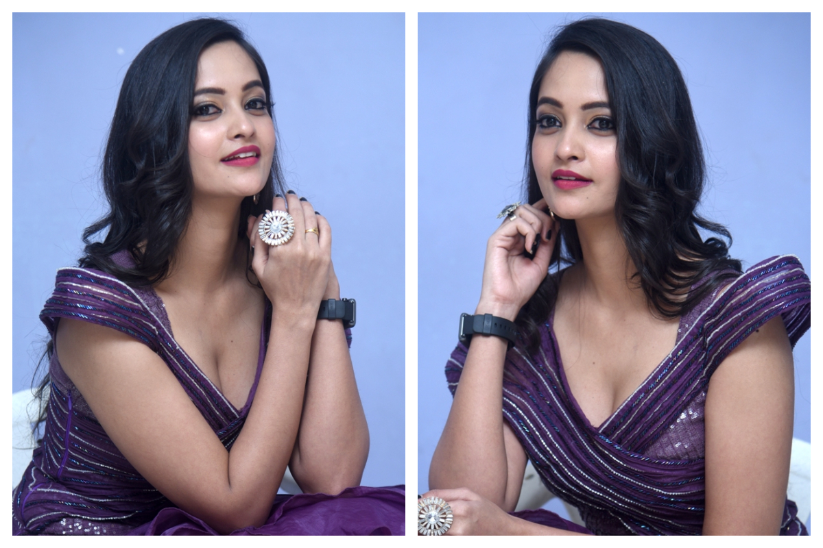 Tamanna Vyas | వేయి శుభములు కలుగు నీకు మూవీ ప్రీ రిలీజ్ ఈవెంట్‌లో తమన్నా వ్యాస్..