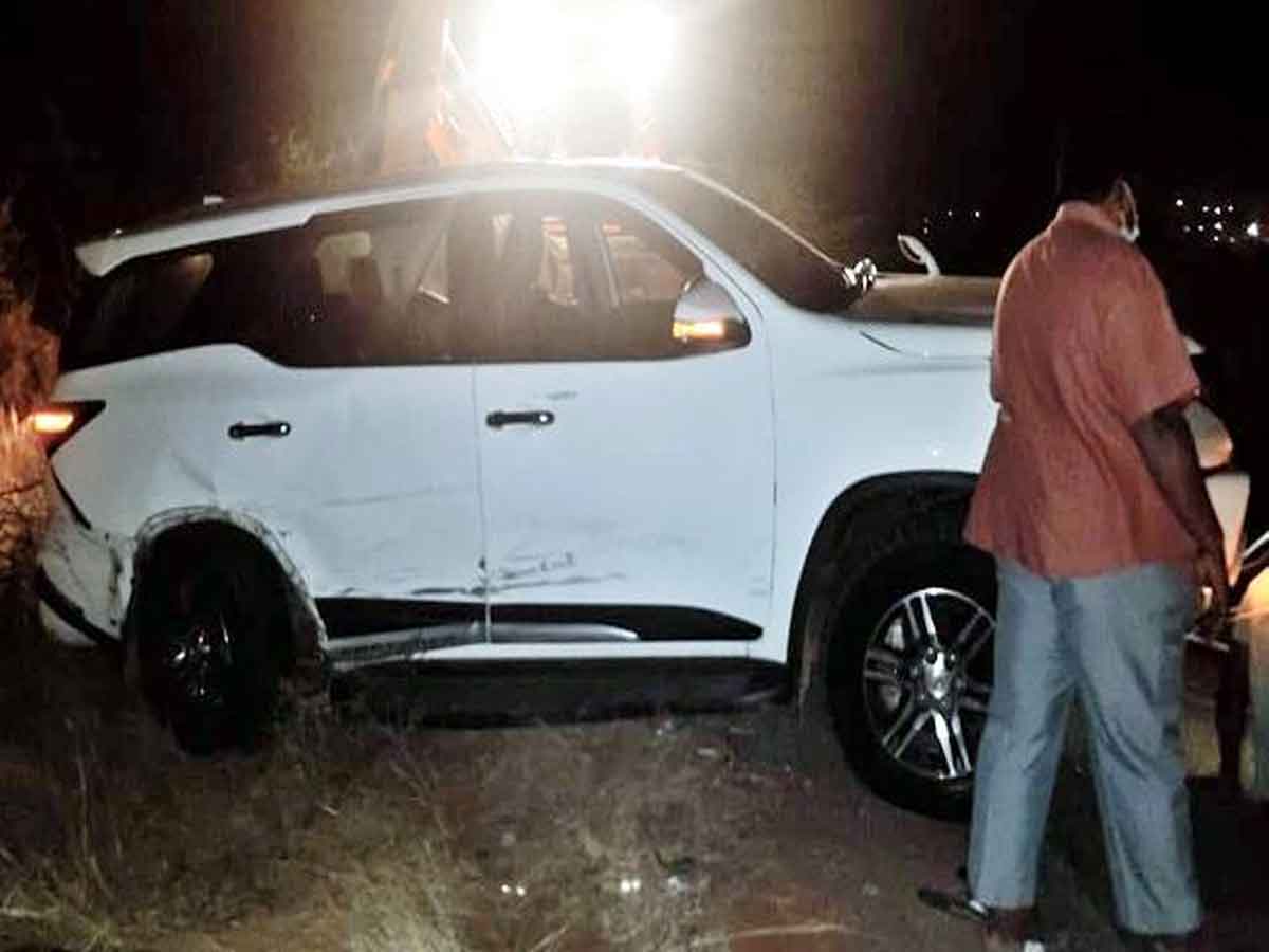 త‌ణుకు ఎమ్మెల్యేకు తృటిలో త‌ప్పిన ప్ర‌మాదం