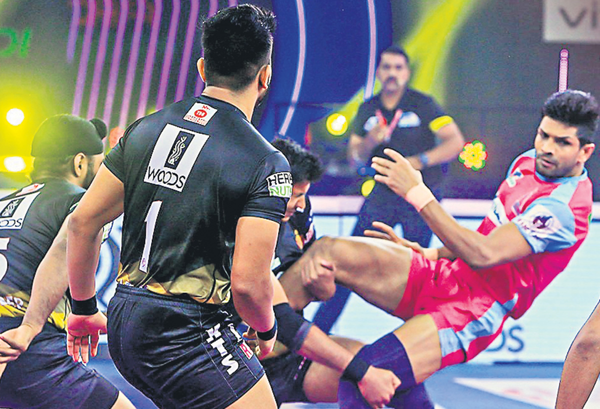 తెలుగు టైటాన్స్‌ బోణీ