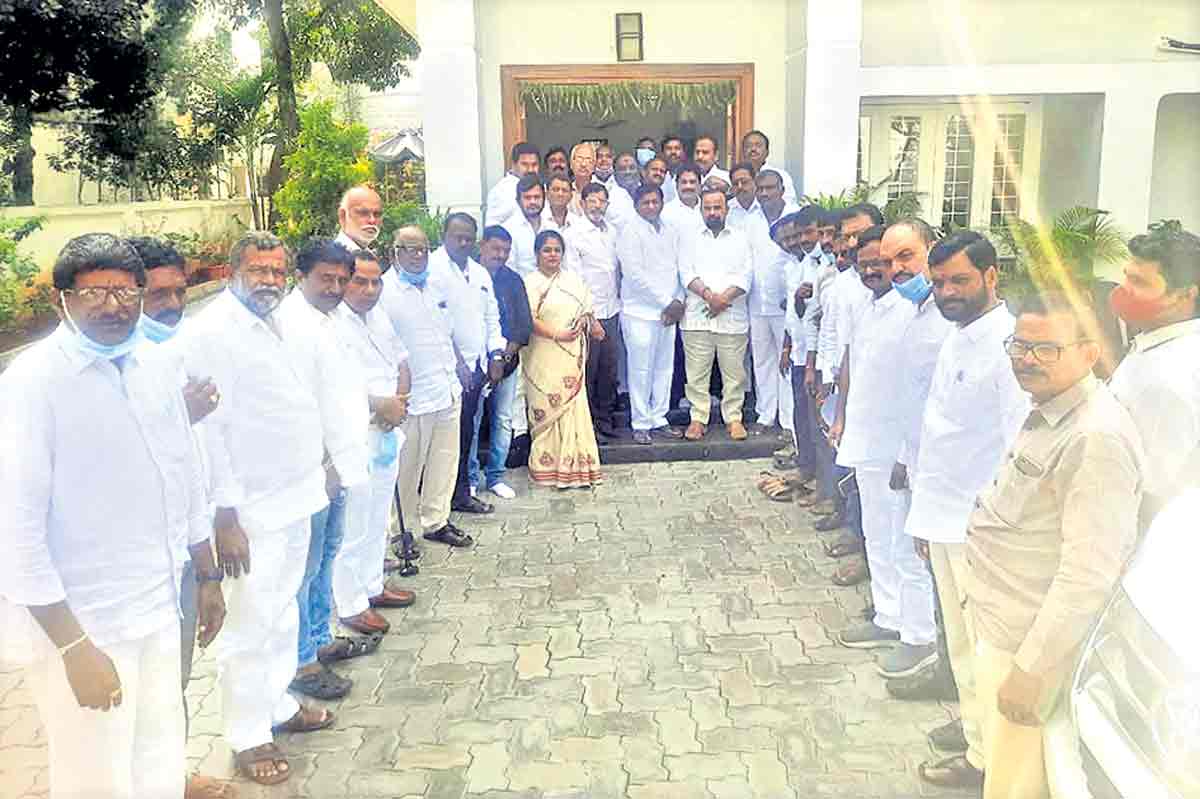 ప్యాక్స్‌ చైర్మన్లకు ప్రొటోకాల్‌ వర్తింపజేయాలి