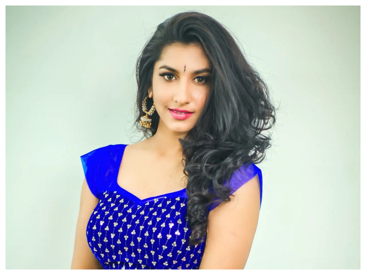 Vishnupriya | అందంతో సోషల్ మీ డియాను షేక్ చేస్తున్న విష్ణుప్రియ..