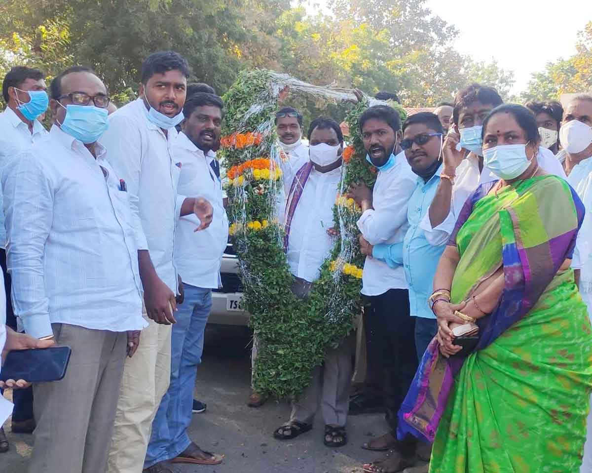 కార్యకర్తలకు అండగా ఉంటా