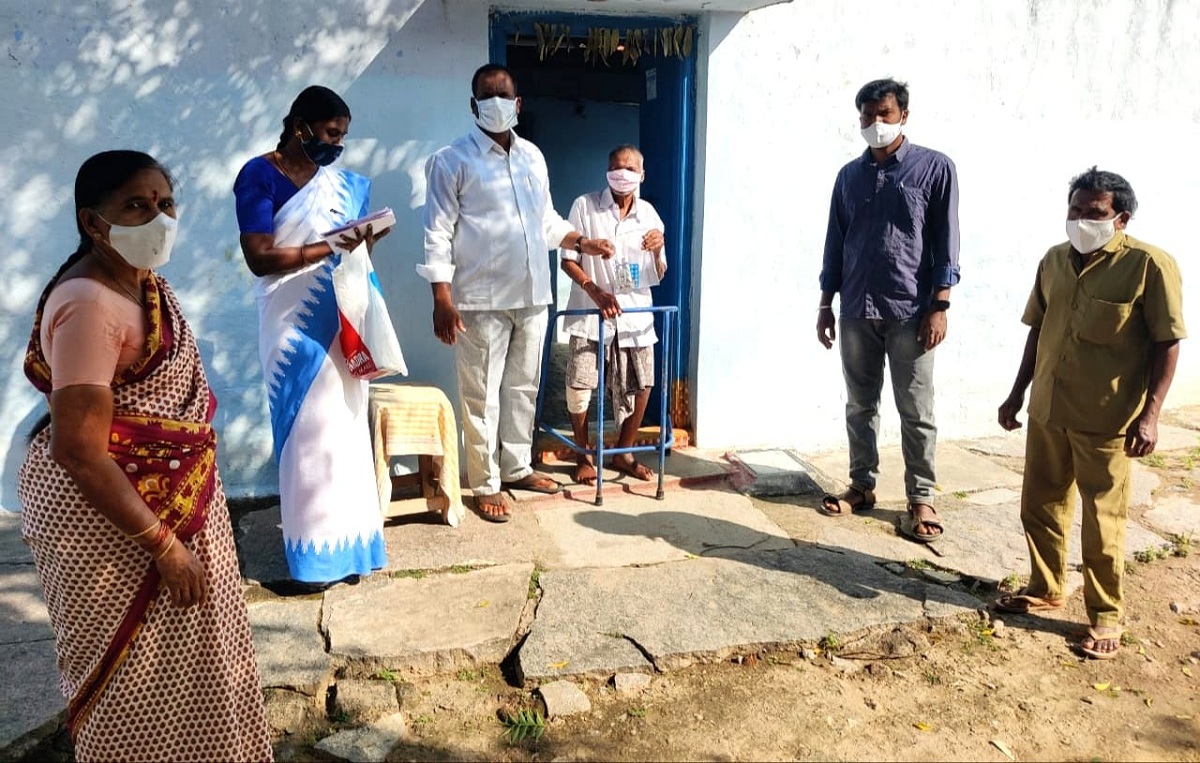 1460 మందికి మెడికల్‌ కిట్లు