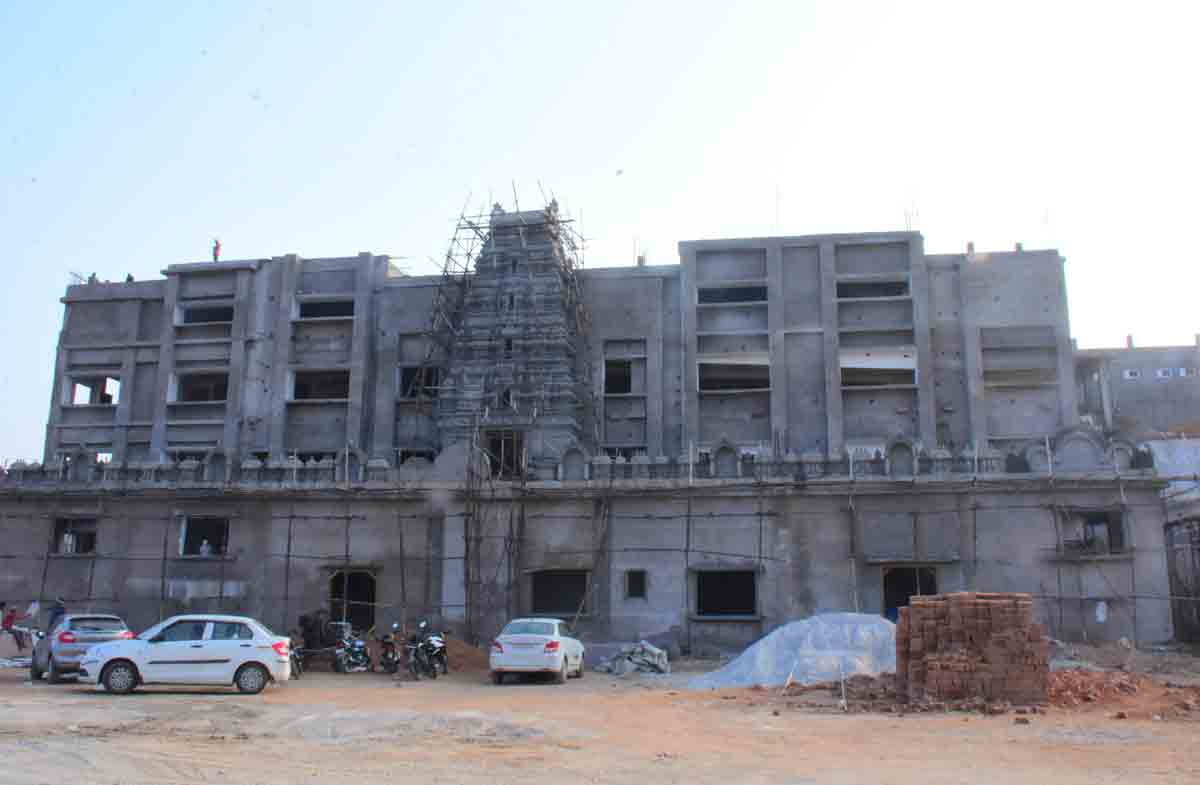 చకచకా.. పరంజా